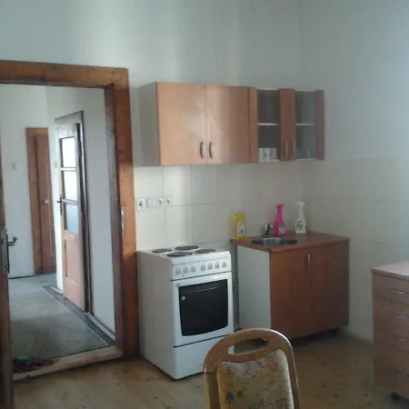 Ella - -cz - U Stadionu Miru 1735