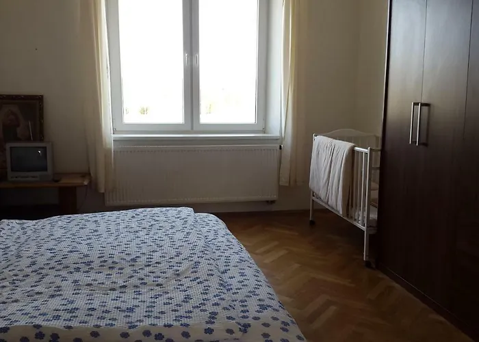Ella - -cz - U Stadionu Míru 1735 Tábor